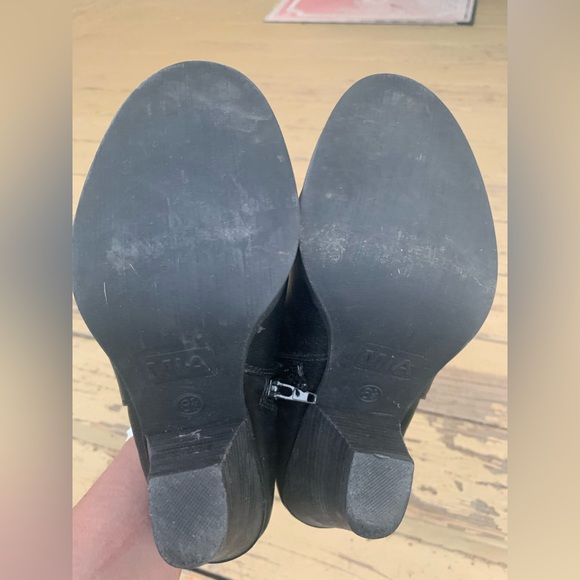 👚2/$15 MIA Black Ankle Boots, Vintage Cool, 3” Wedge Heel, Zipper, 8.5, EUC! - Picture 8 of 15
